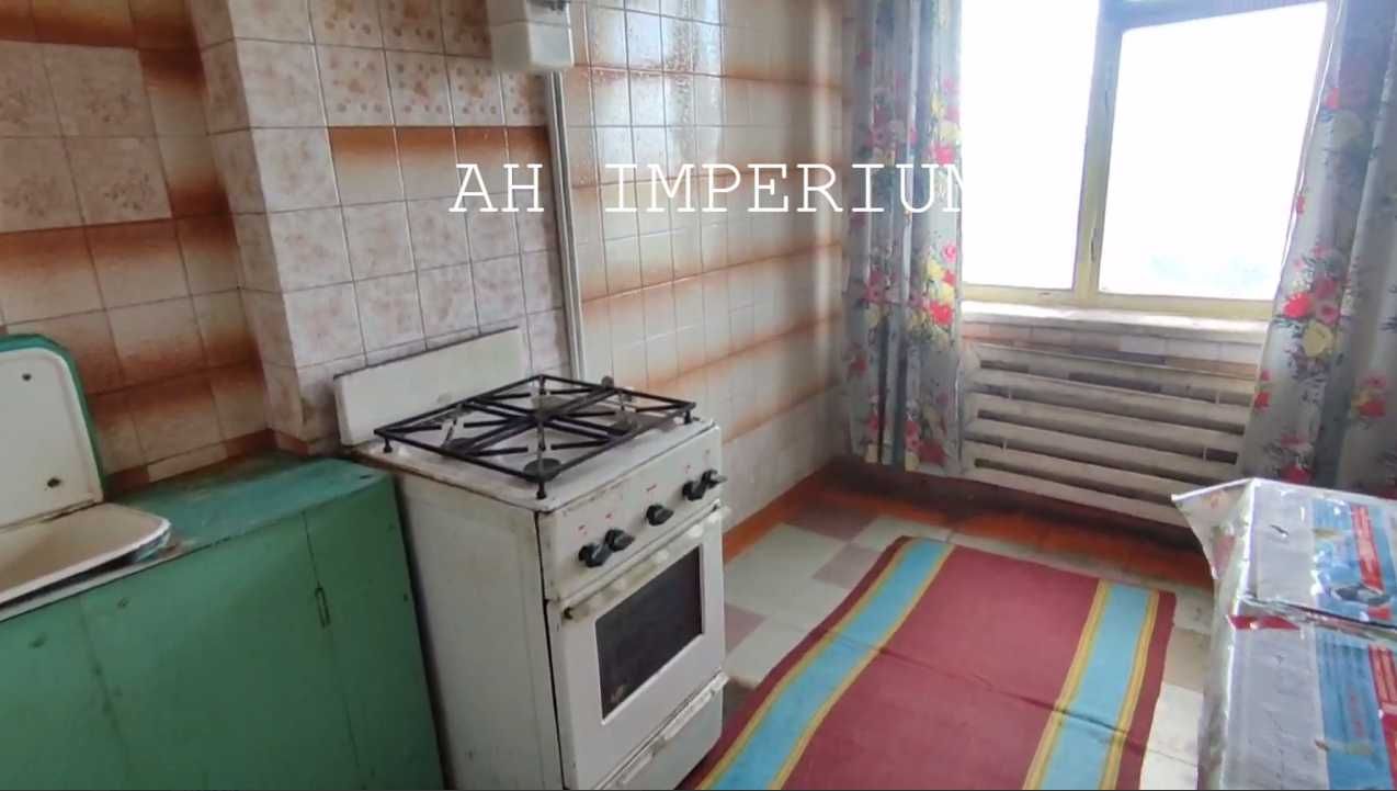 Продам 3к квартиру на Коммунаре под ремонт с шикарным видом на природу
