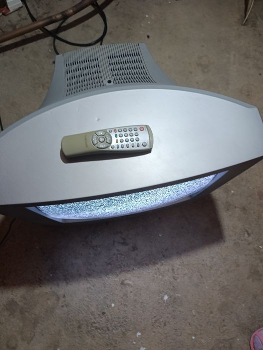 TV Samsung 50cm usada como nova com comando