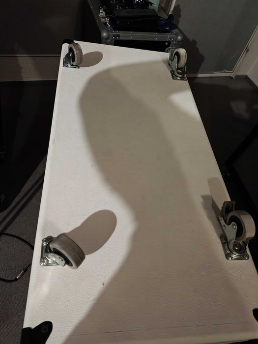 HESU modern M212 white