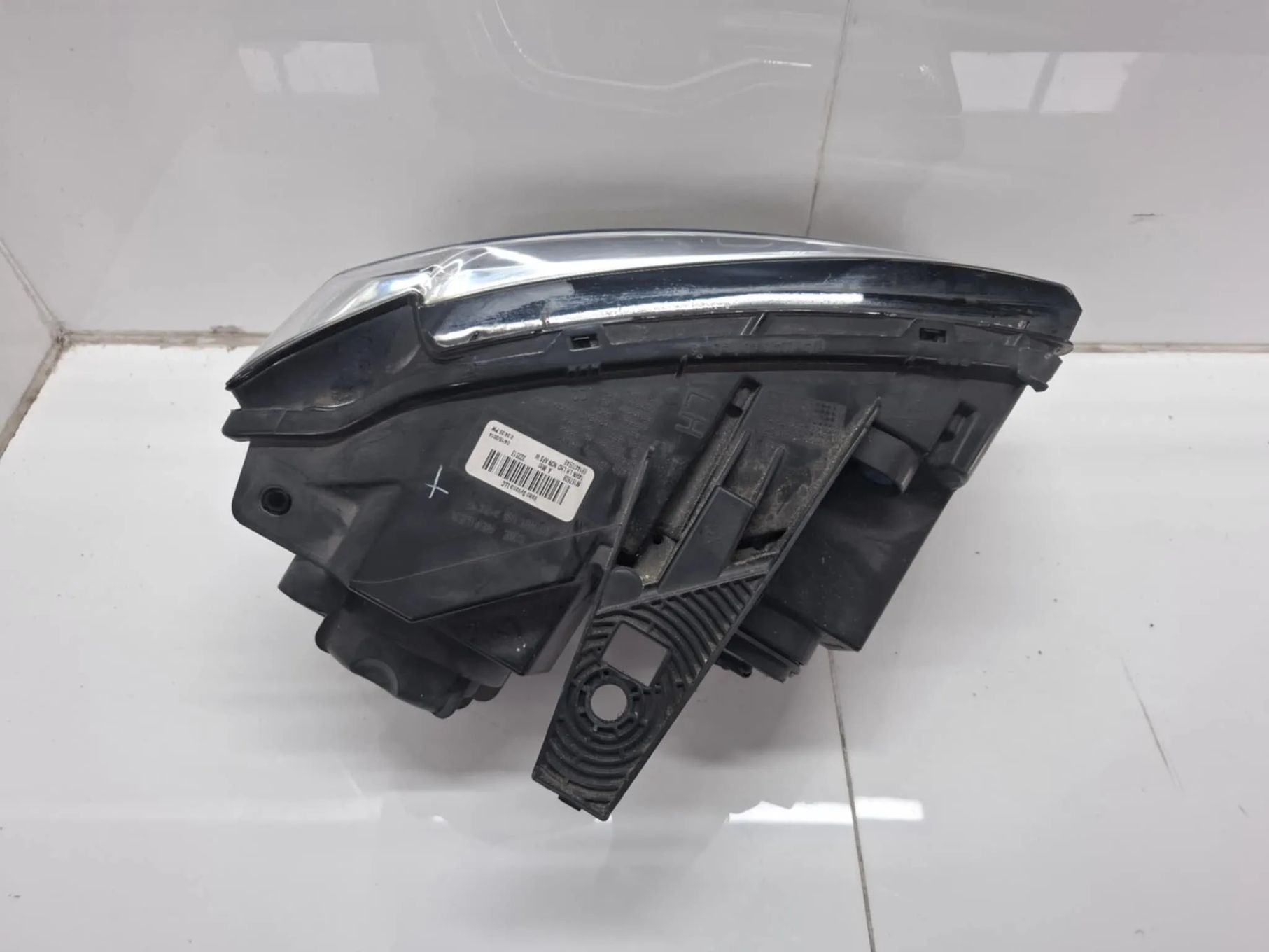 LEWA LAMPA PRZEDNIA PRZÓD JEEP GRAND CHEROKEE WK2 XENON 14-