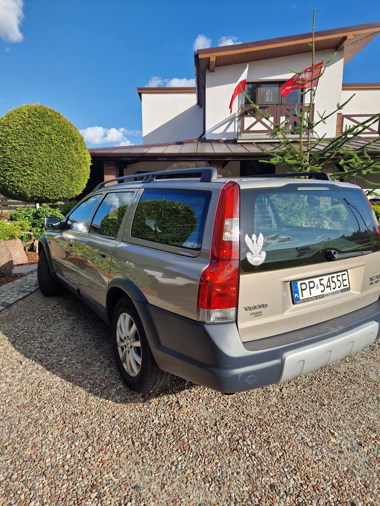 Volvo xc70 2.4 D5 nowe Opony  13 lat w rodzinie manualna 2004r 4x4