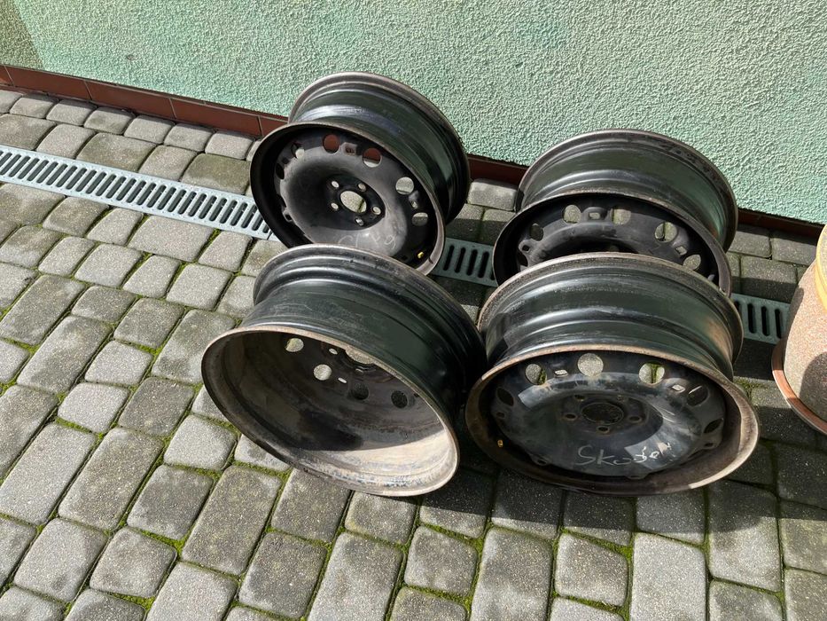 Felgi stalowe 15 x 6J x 15 H2 ET38 volkswagen polo 2012