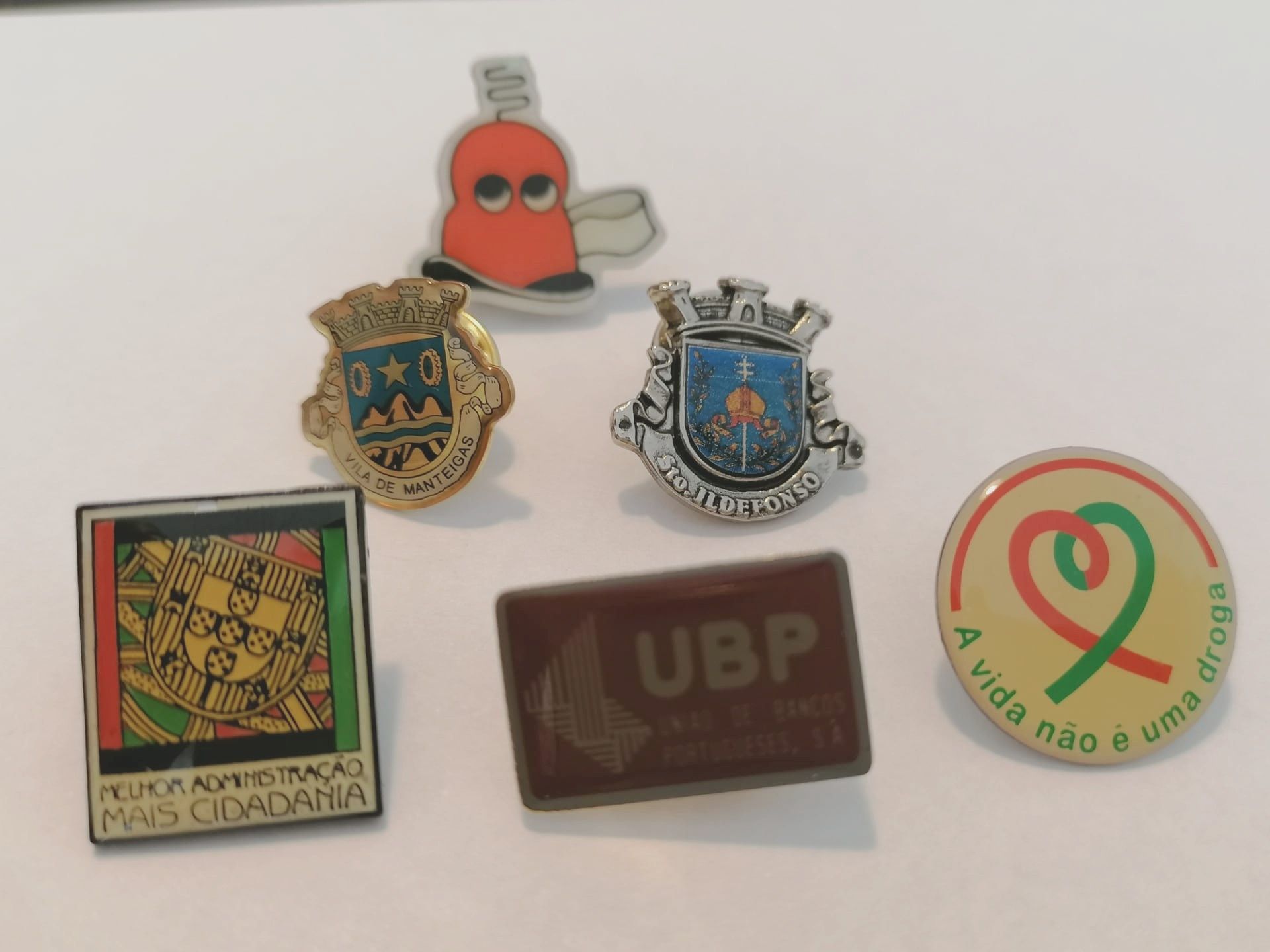 Vários Pin's