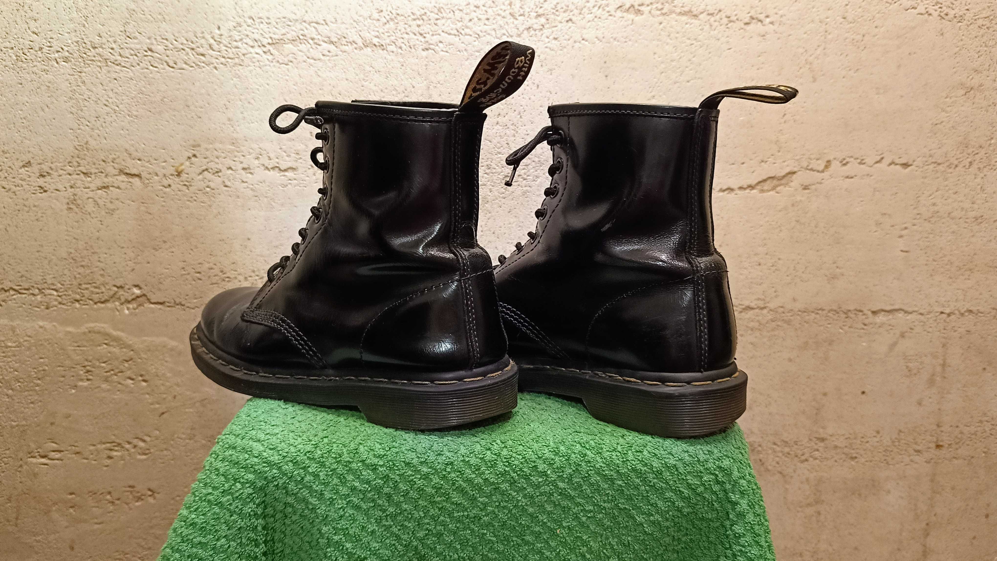 Glany DR.MARTENS r.39 skóra lakierowane