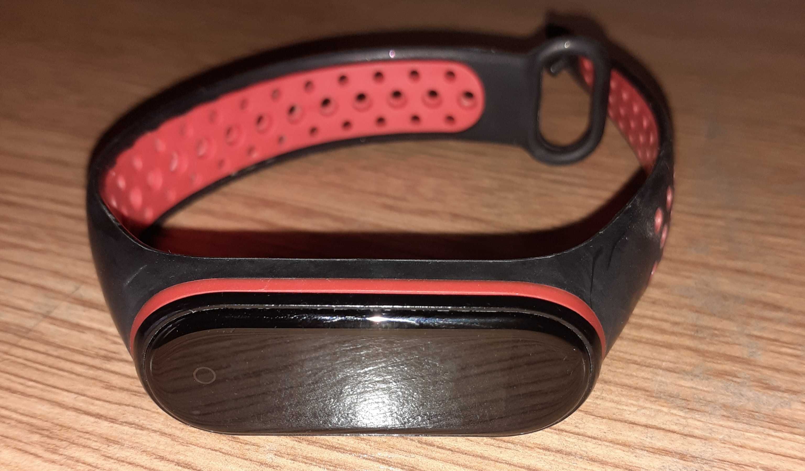 Sprzedam opaskę Xiaomi Mi Band 4