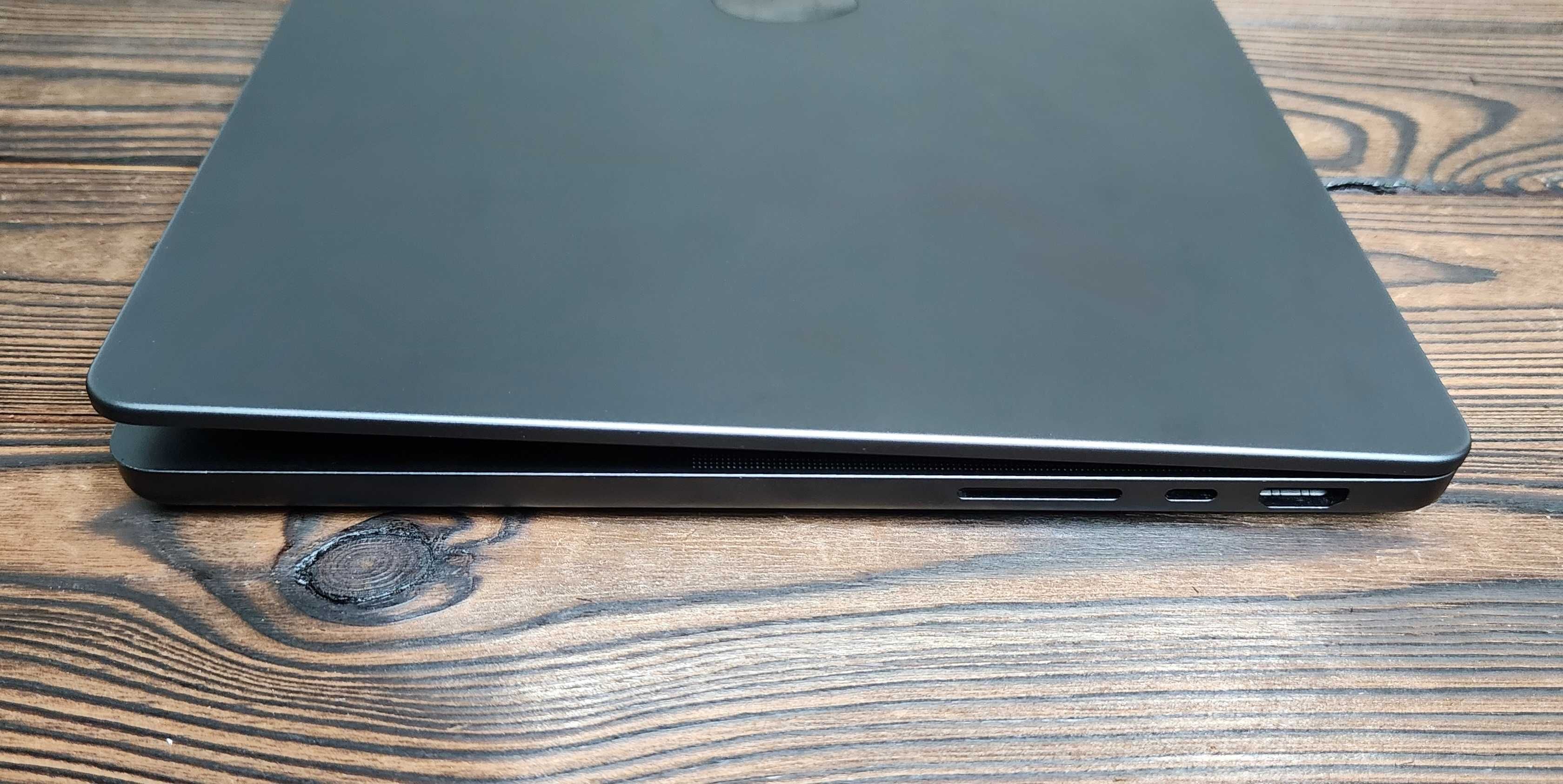MacBook Pro 14 Mid 2024 M4 16/512 (MW2U3) Black - 1.300$ - EmojieStore