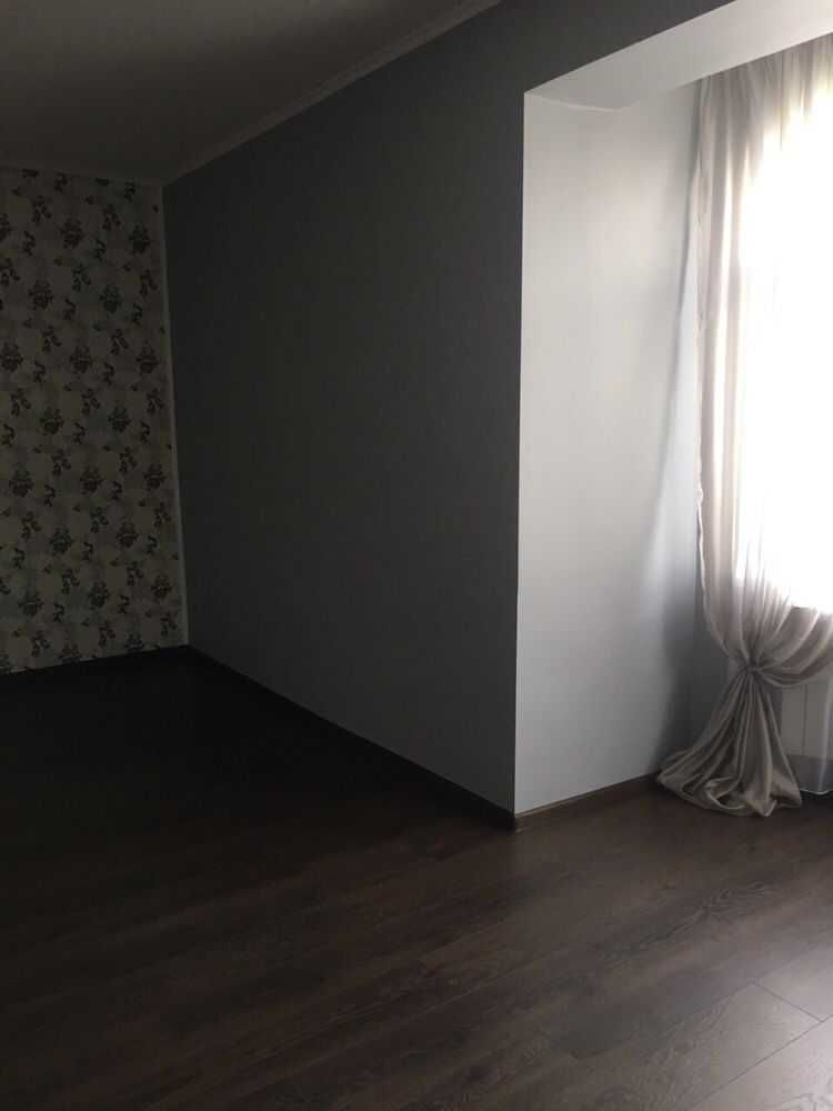 5-к. котедж 409,8 м2 з ремонтом, діл 10 сот за вул. Новокиселівська