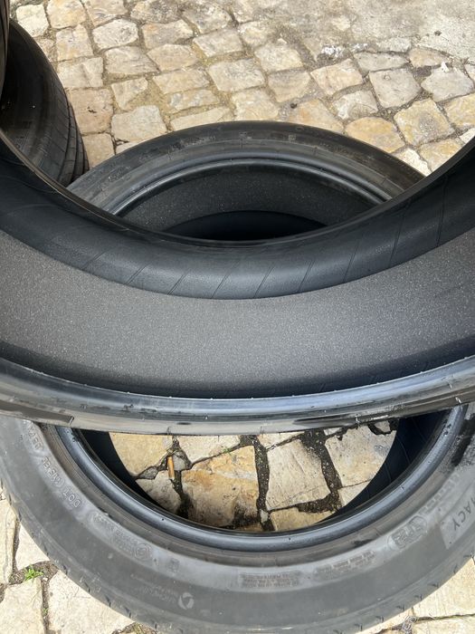 Pneus Michelin 235/45/18 98V