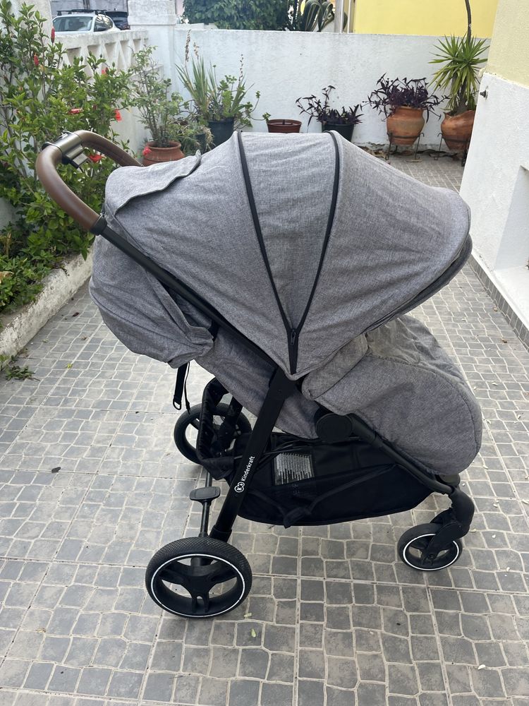 Carrinho para bebe praticamente novo