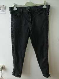 Czarne spodnie ze sznurówkami rozmiar 44 Reserved