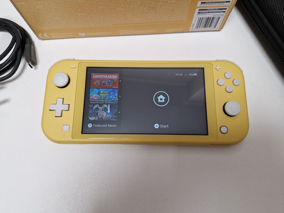 Nintendo Switch Lite Amarela