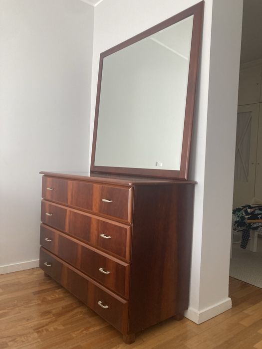 Conjunto Cómoda com Espelho