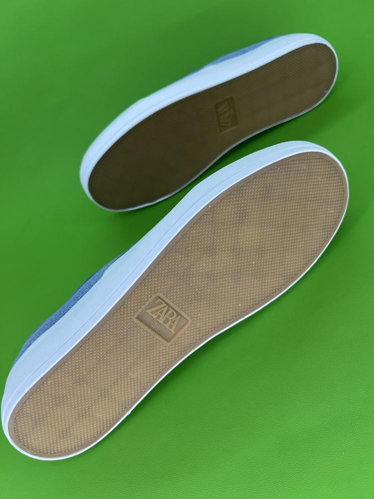 Кросівки 38р.24,5см. Zara