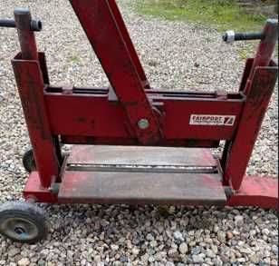 Gilotyna-przecinarka do kostki brukowej .