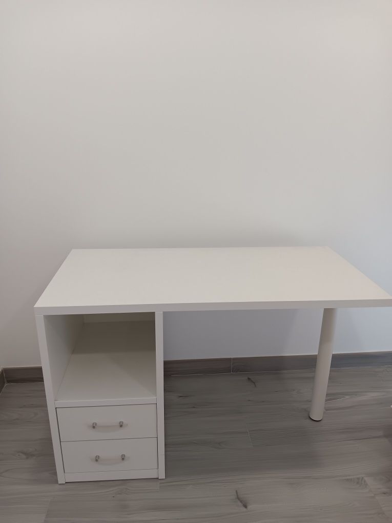 Secretária com 2 gavetas
