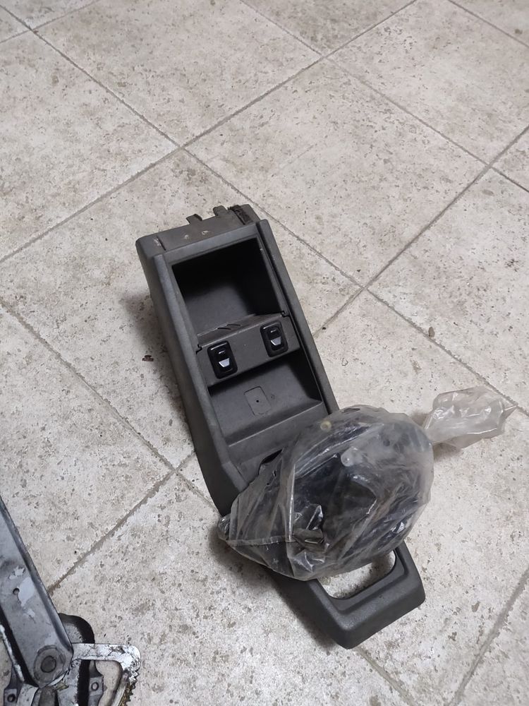 Opel Corsa A material