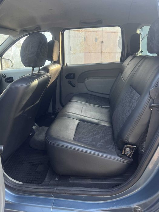 Dacia Logan 7 мест