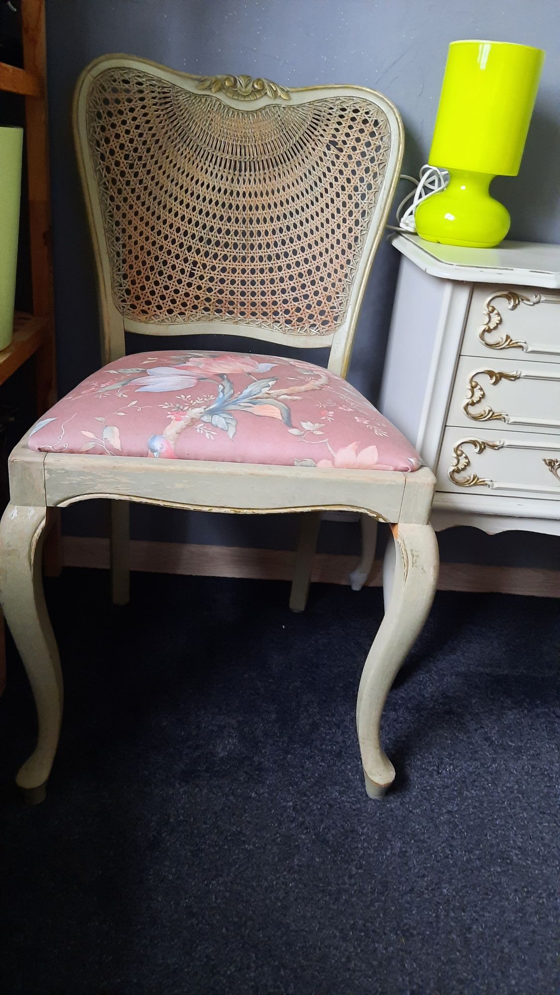 Krzesła stare wnętrza