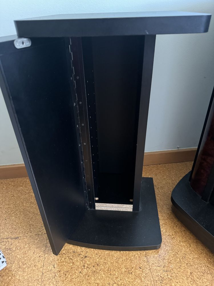 Movel para tv com coluna para cd’s