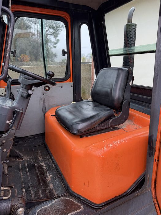 Empilhador Doosan cabinado 3 T