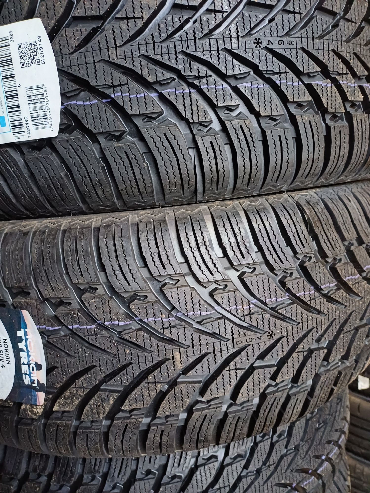 Nowe opony zimowe 235/60/17 NOKIAN WR SUV4 106HXL