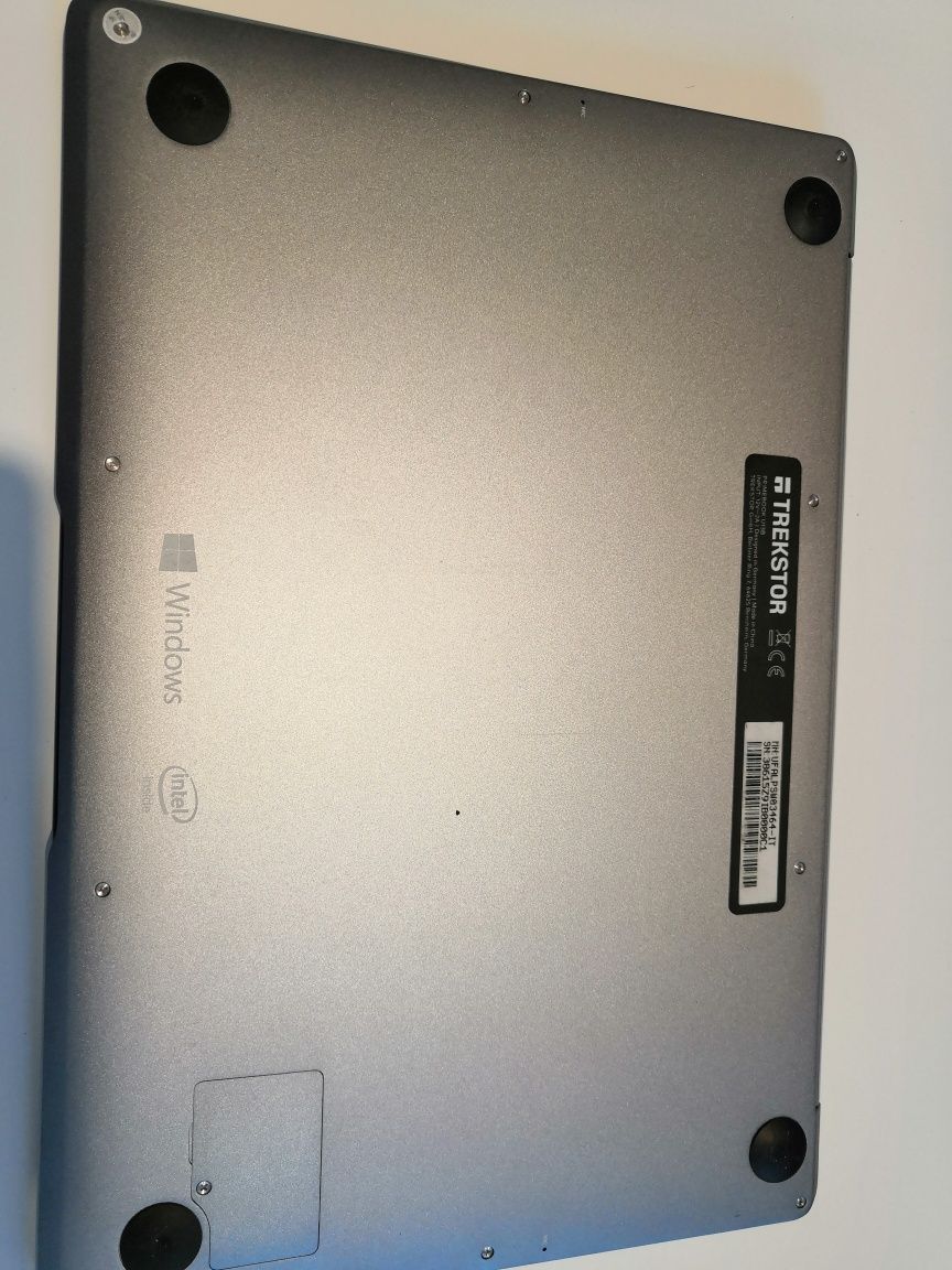 Dotykowy Laptop 13.3 cala 4GB Ram, 64 GB pamieci, Windows 10 lub 11
