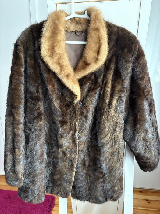 Brązowe naturalne futro z łatek norek