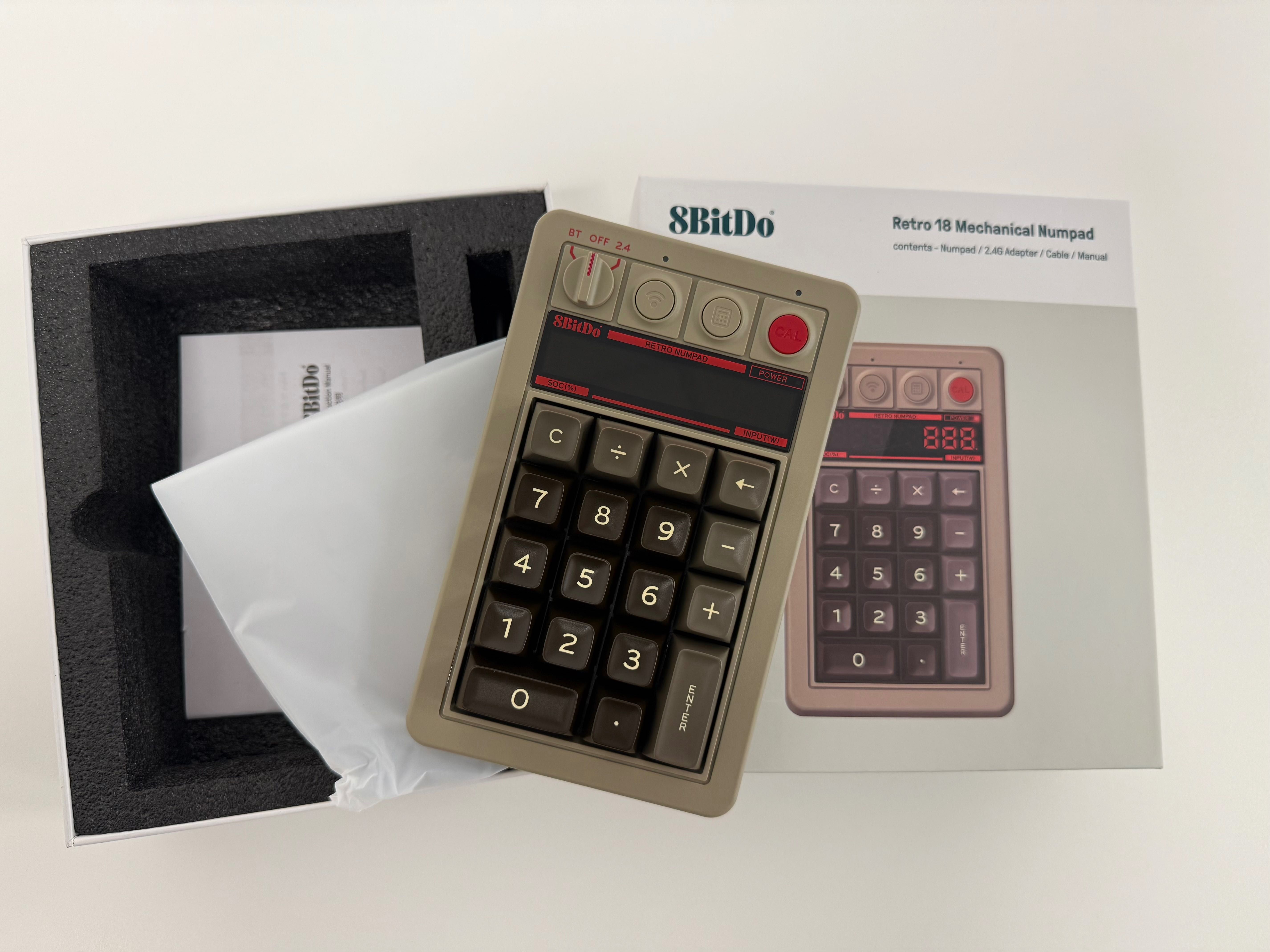 8BitDo Klawiatura numeryczna Retro 18 (C64 Edition)