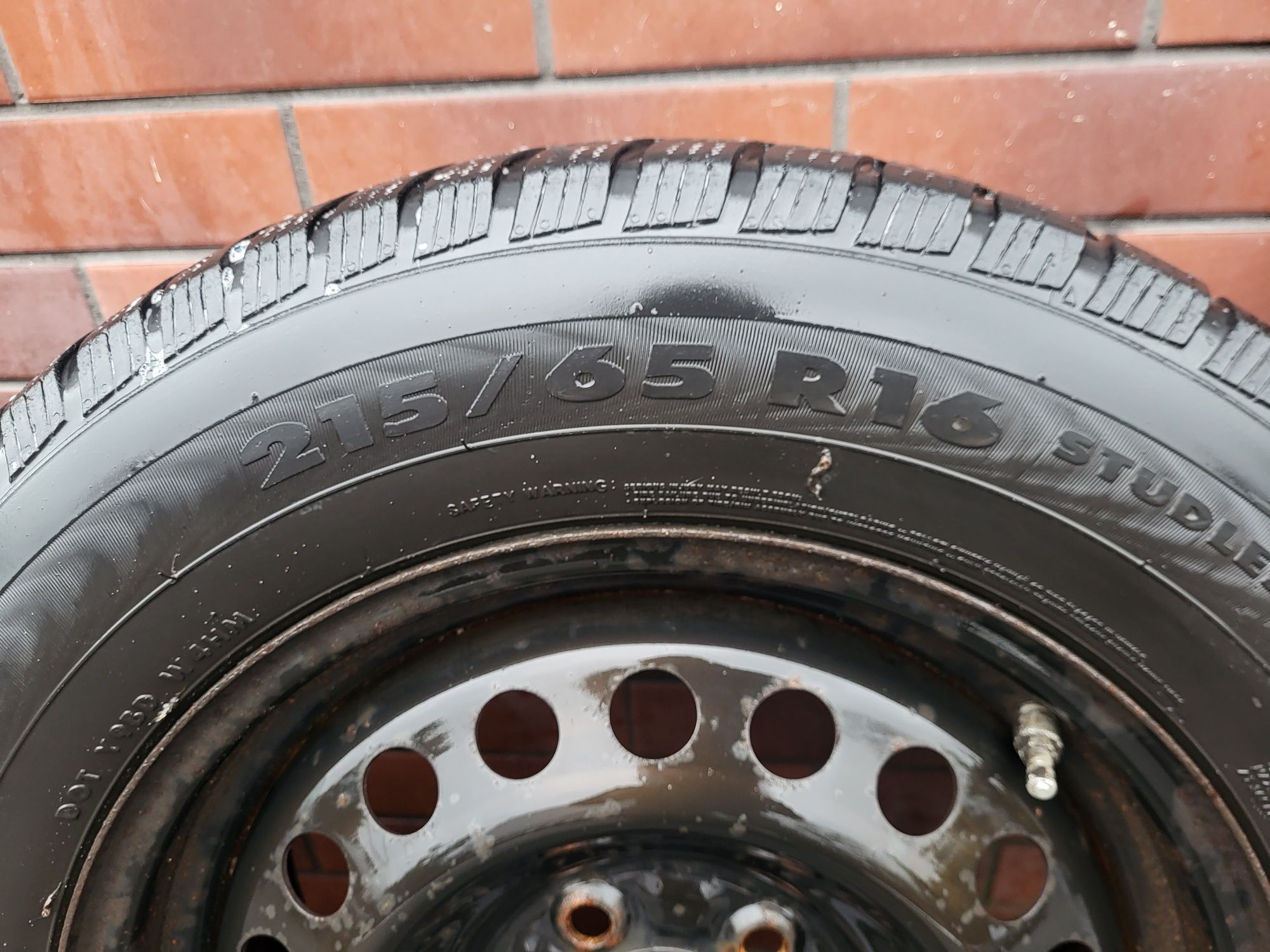 Opony 215/65R16 zima z felgami stalowymi