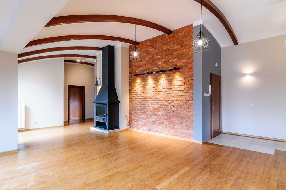 Bezrzecze, 1-poziom., 2 piętro 156m2 + 2 x m.postoj. w hali garażowej