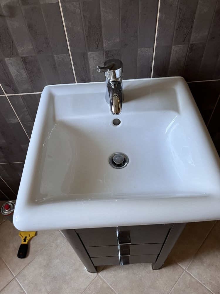 Zestaw mebli łazienkowych