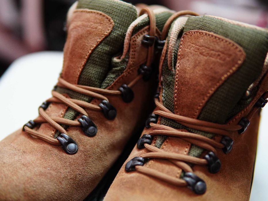 Жіноче трекінгове взуття Event з підошвою Vibram — розмір 38