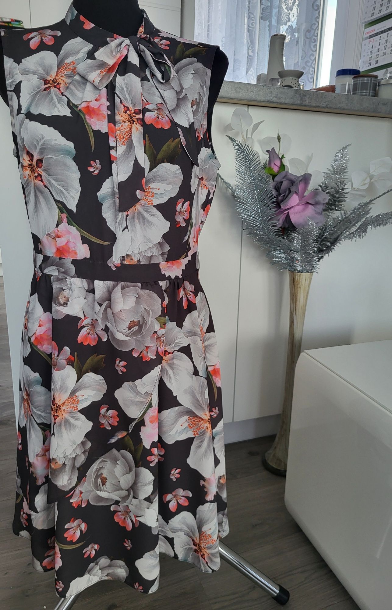 Sukienka koktajlowa zwiewna Orsay w kwiaty 40 jak nowa