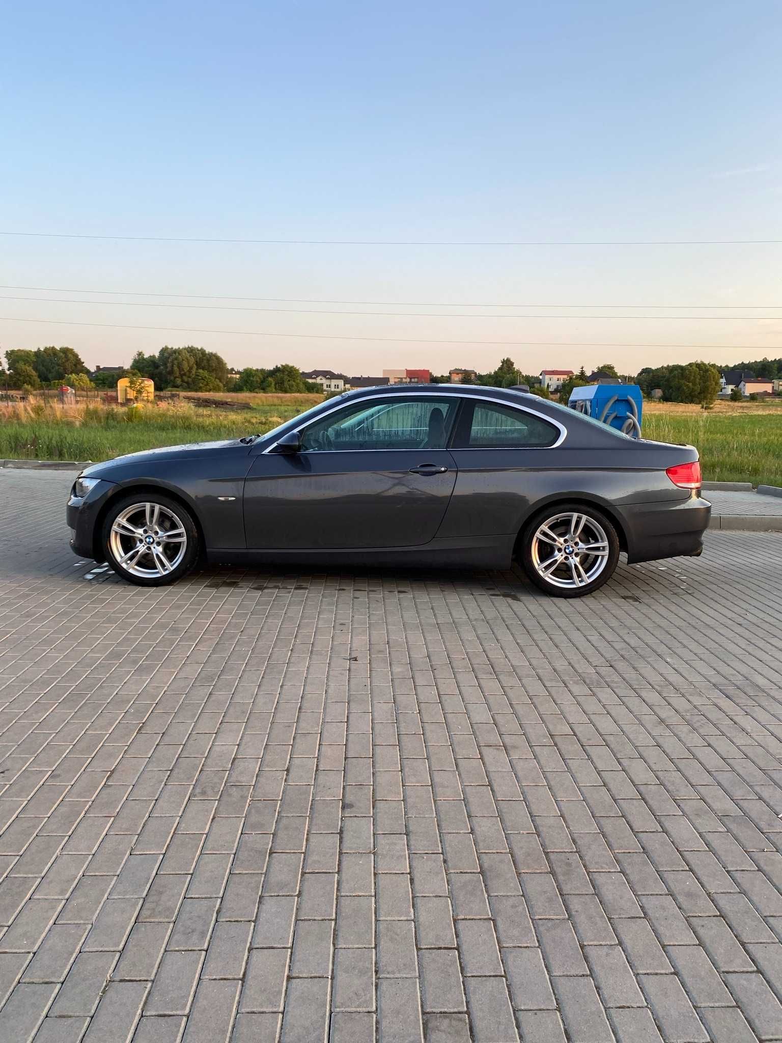 BMW E92 325i 218km gaz