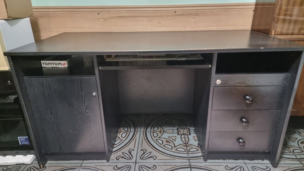 Sprzedam biurko czarne