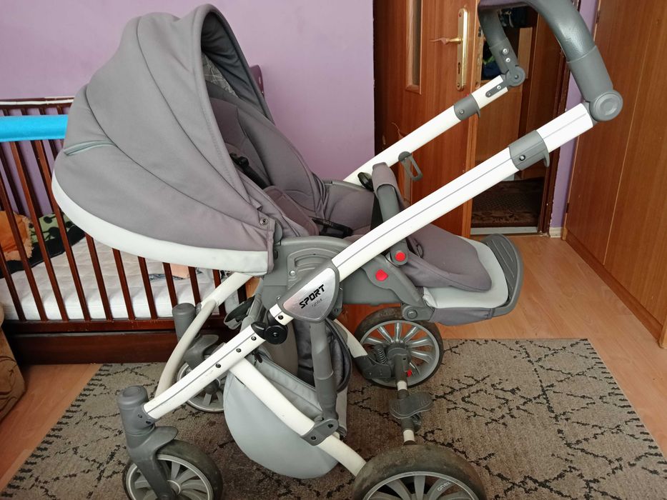 Wòzek 2w1 Wanienka Fotelik samochodowy itd.