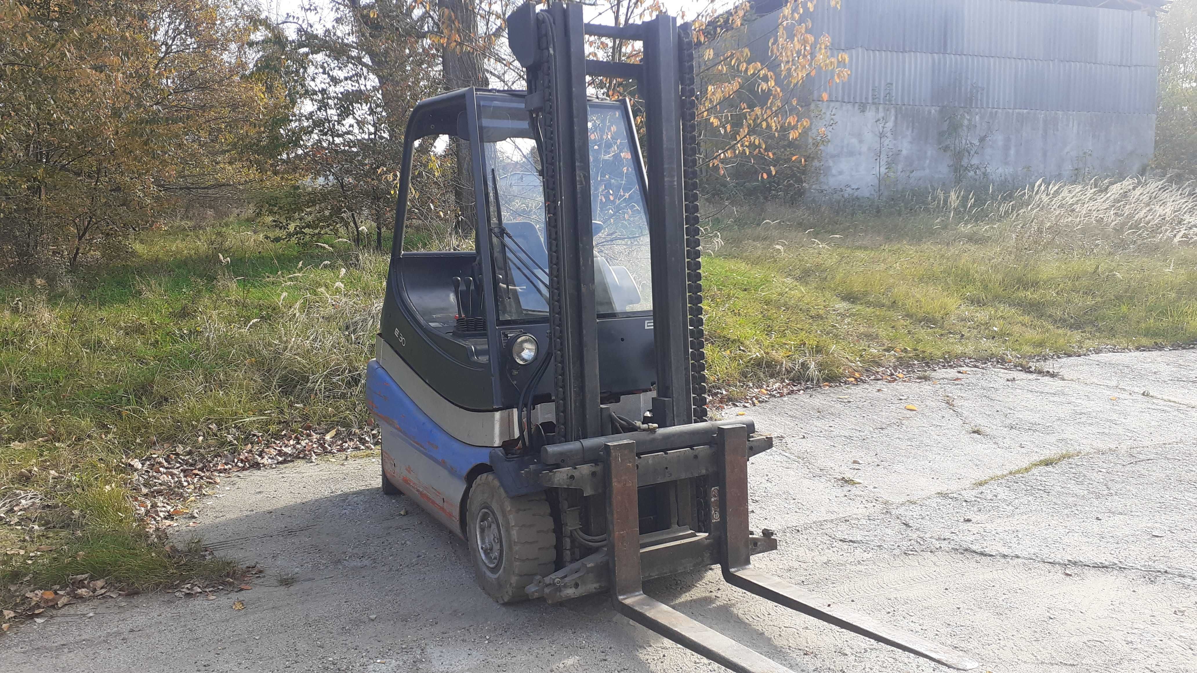 Wózek widłowy Linde E30 3 tonowy  elektryk 80V