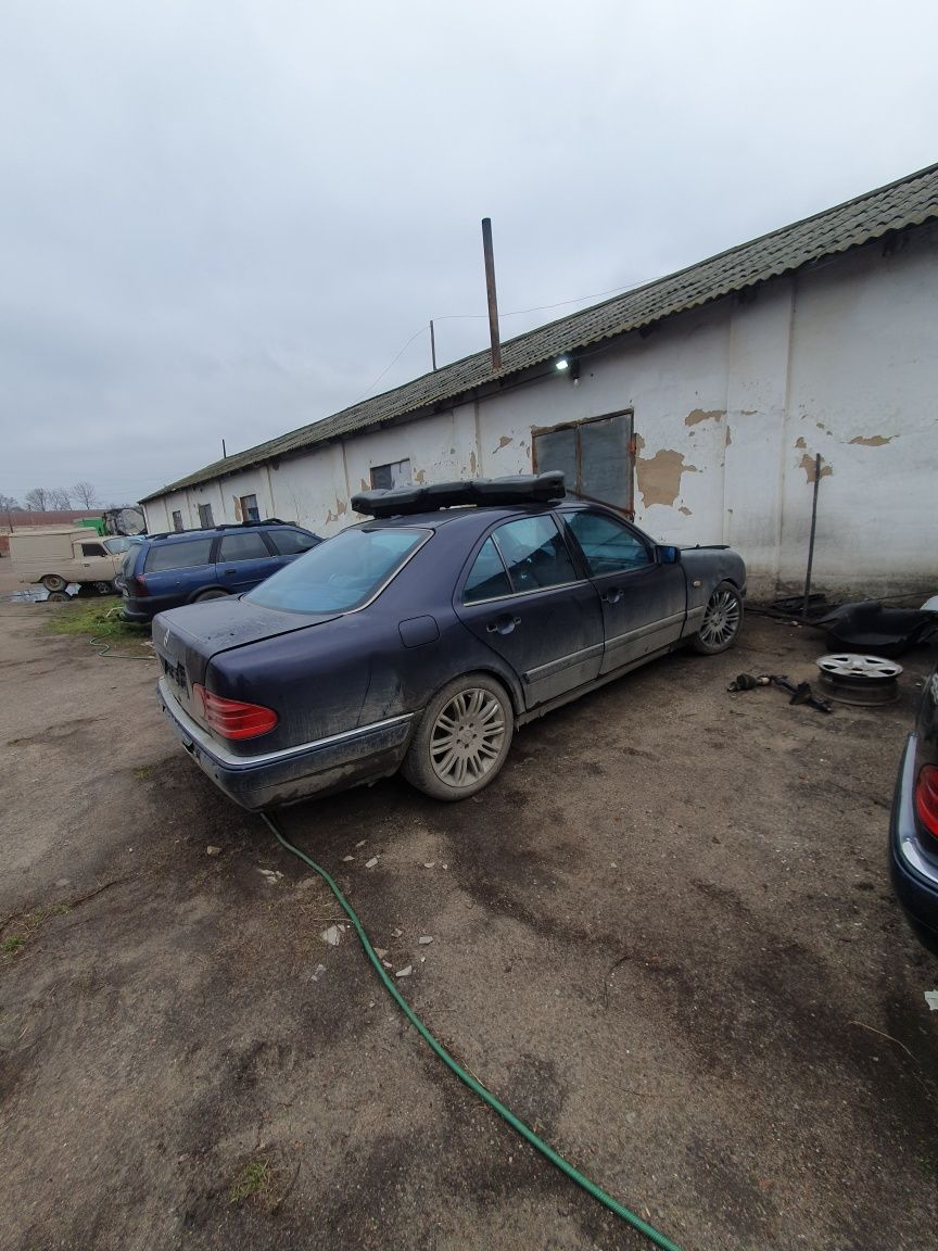 Mercedes W210 E300 1999г om606