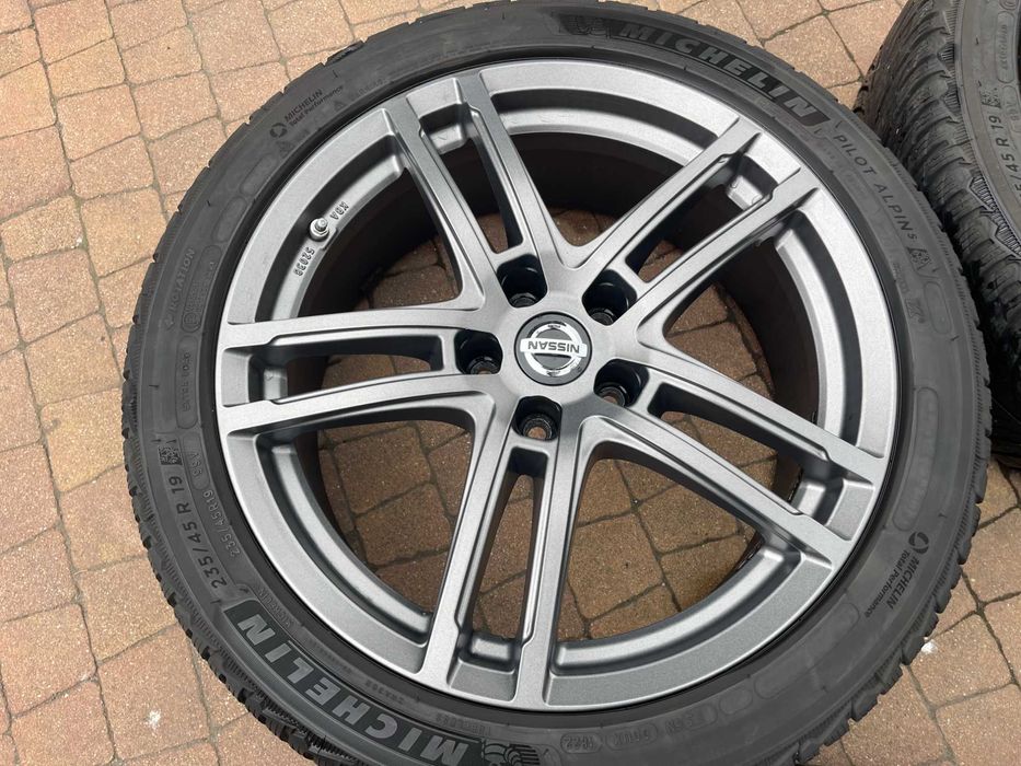 3854. Koła zimowe Nissan Juke Qashqai 5x114.3 225/45/19 6.5/8mm