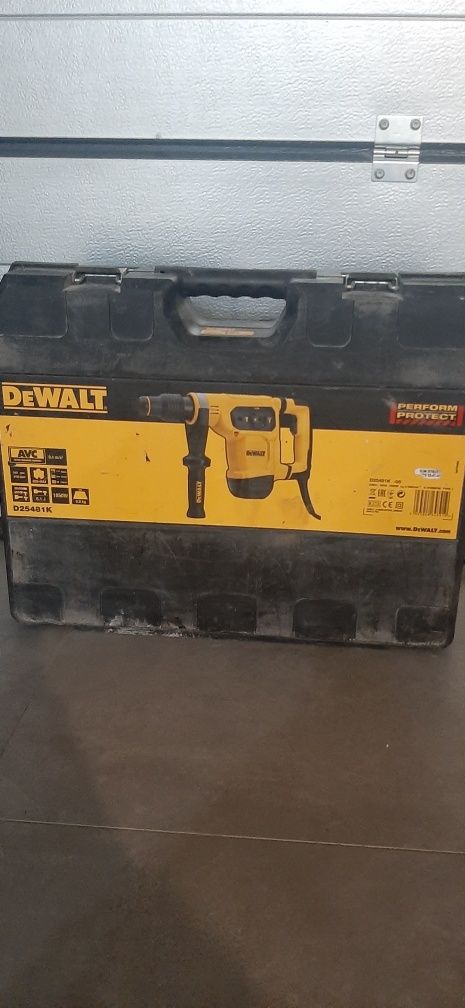 Młotowiertarka DeWalt D25481K młot udarowy wyburzeniowy