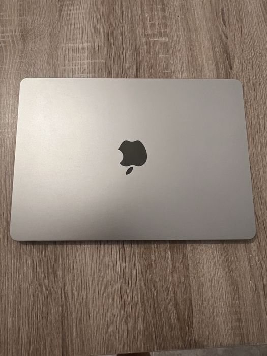 Macbook air M3 13'' - 8GB RAM & 256 SSD