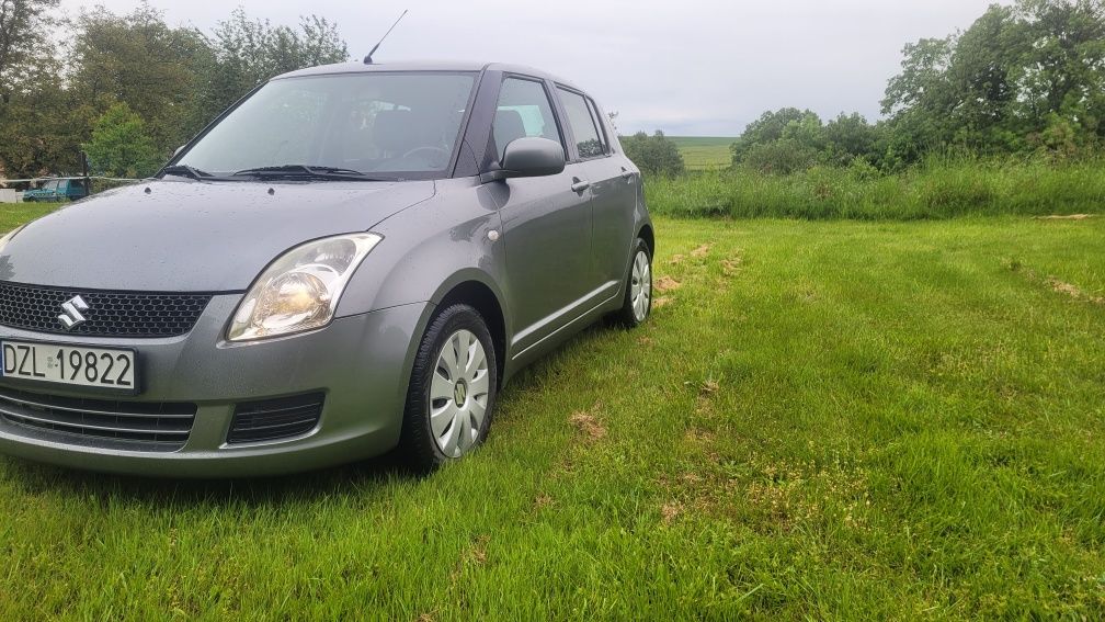 Suzuki Swift  1.3B 2009/10 Niski przebieg