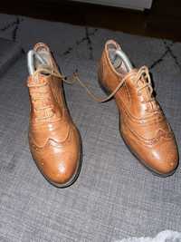 Sapatos Oxford castanho