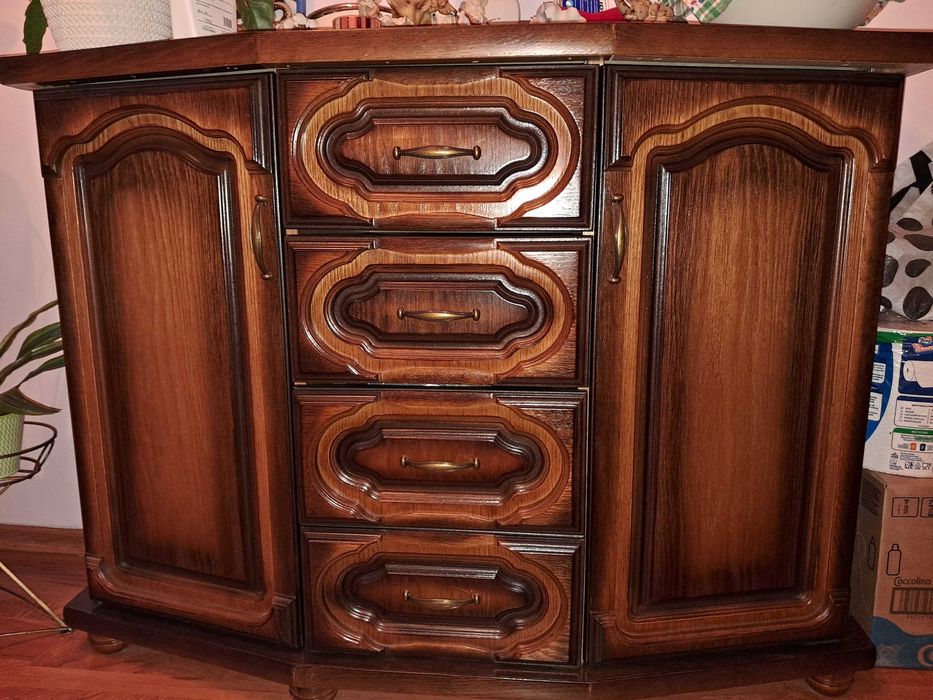 Stylowa szafa i komoda