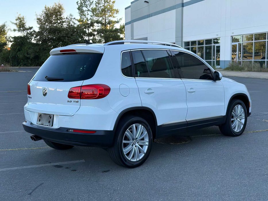 Volkswagen Tiguan      2015