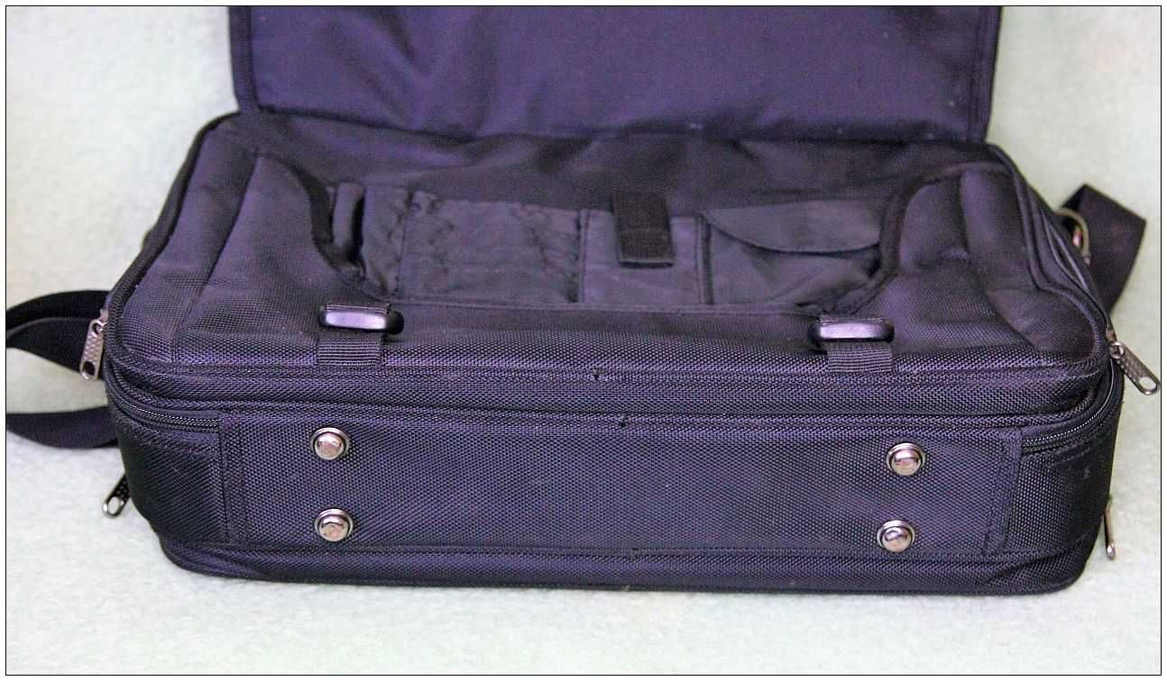 Torba do laptopa jak nowa z mini defektem