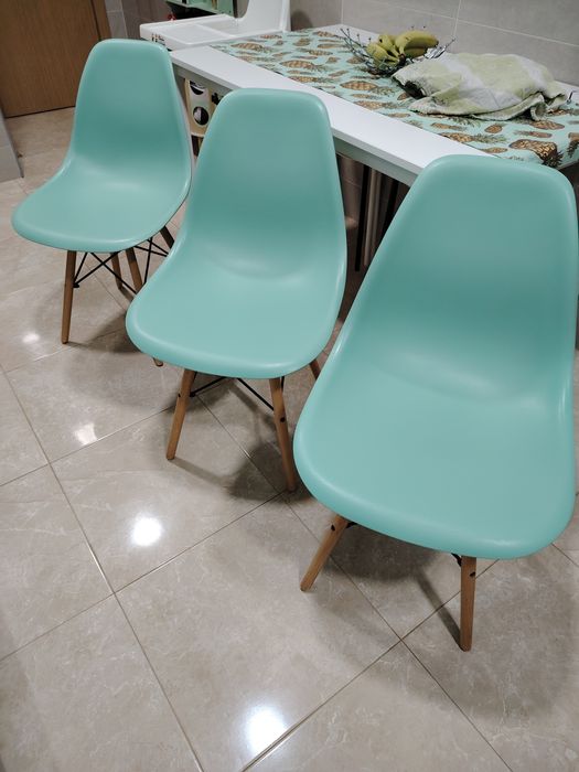 Conjunto de cadeiras tipo Nordicas