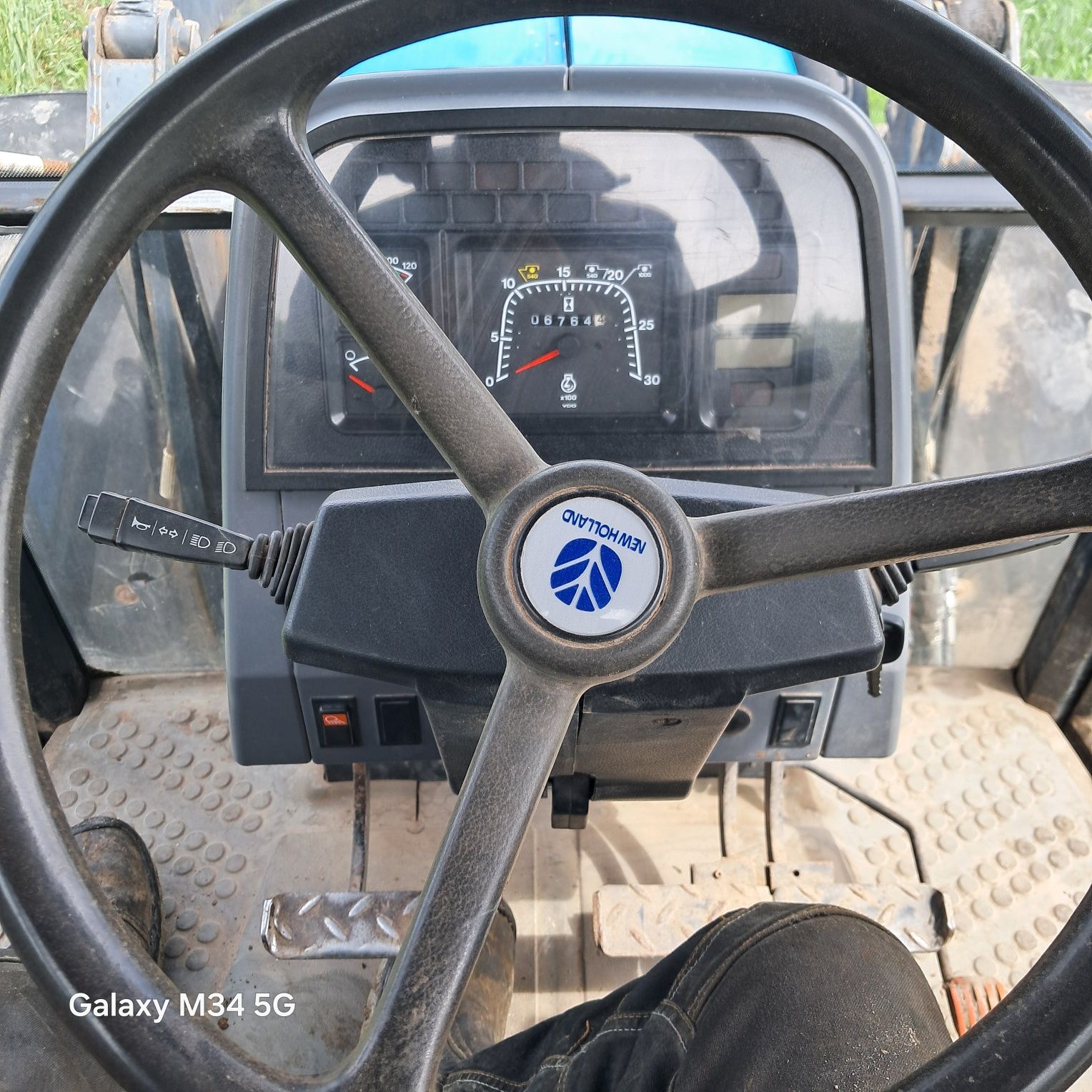 Ciągnik Ford / New Holland 7840 z ładowaczem czołowym
