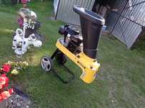 Rozdrabniacz do gałęzi / Rębak Spalinowy GARDEN PRO Moc 5HP