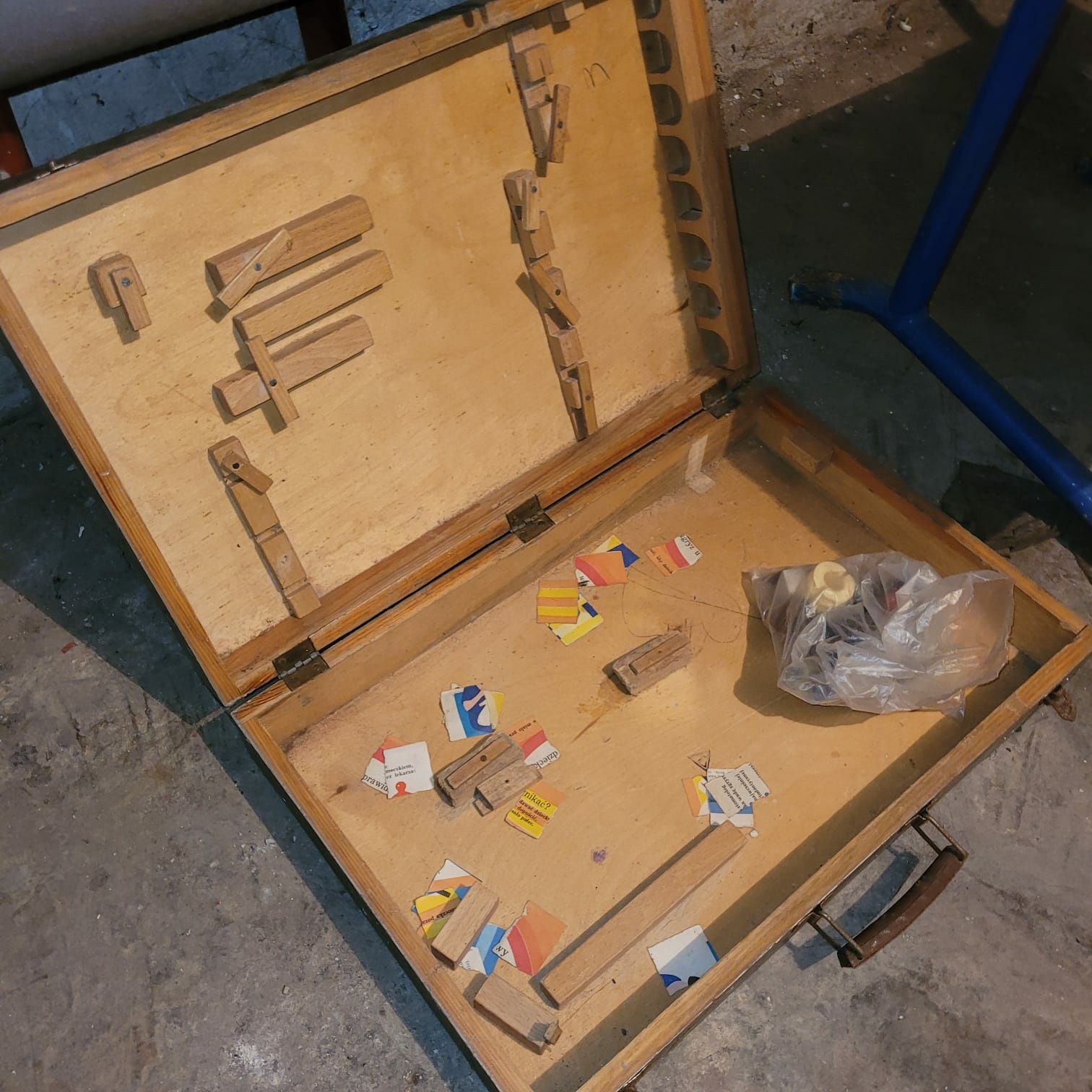 Skrzynka z czasów prl